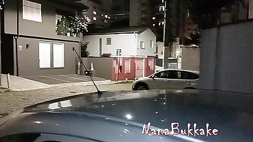 Novo dogging transando na rua, Parte 1-2, com estranhos gozando na minha boca