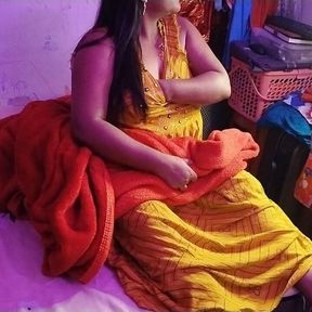 Horney sexy desi bhabhi try to cam show and she show here nipples