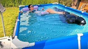 Rubber mummy in the pool - part 2