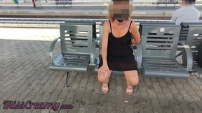 Flashing My Pussy in Front of People in Public Train Station and I Masturbate Me Very Risky