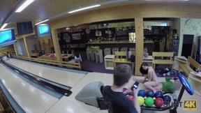 Guy penetrates attractive beauty while cuckold plays bowling