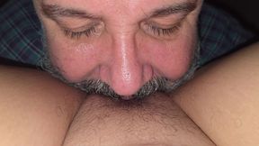 maya hyuga se empolga no glory hole e se diverte com dois paus