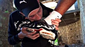 Real European amateurs in outdoor publicsex