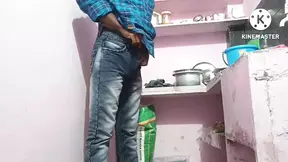 Pakinti aunty ki pilichi kitchen lo thisukelli dengani