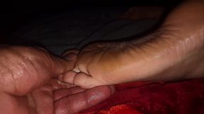 Rico Masaje En los pies el tracero es mi favorito