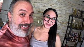 a novinha de que acabou de completar seus 18 anos em pov com anal e gozada na cara - julia costa