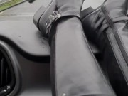 Mistress Susanna Guerriero in stivali da cavallerizza