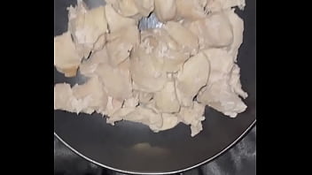 CHICKEN &amp_VEGETABLES IN MY VIRGIN TEEN BEAUTIFUL 18YEAR OLD WET SEXY PUSSY-BEST SAUDI AMATEUR MASTURBATE-KINKY FOOD FETISH-ARABIAN SNOWWHITE-LOS ANGELES-USA-2025-UNITED STATES OF AMERICA-ARAB PORN-