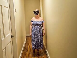 CURVY Mamma LIKES showing u her LARGE BREASTS