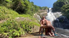 video amador bastidores podendo a pretinha 18 na cachoeira no ar livre