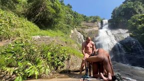 video amador bastidores podendo a pretinha 18 na cachoeira no ar livre