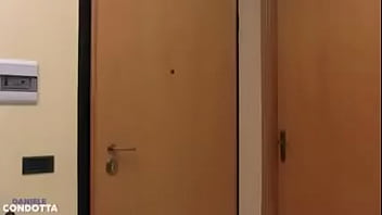 Troie in calore lesbo show