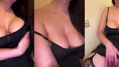 My stepsister shows off her big tits and pussy