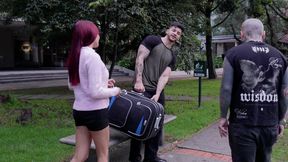 Cheating wife having threesome with neighbors, SHE DOESN&#039;T WANT TO MOAN so as not to make noise.