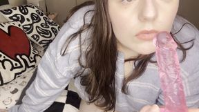 Thick virgin does ass to mouth with her dildo