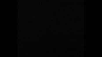 處女第一次做就是跟混血男生約炮，撐的有點疼，但是很舒服