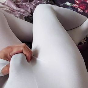 Cumming into white Bodyhose