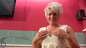 Davina In Classy Milf Working Out Her Pussy