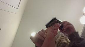 Giantess Foot Dusting
