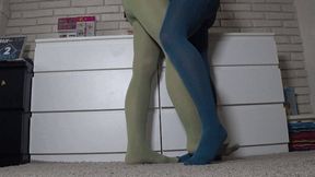 leg flirting in green pantyhose d