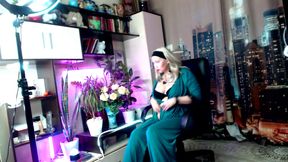 Aimee Hot MILF: A frenzied rubbing of her lustful clit and a wild dildo riding...
