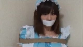 Châu Á người giúp việc cosplayer bị trói và bịt miệng