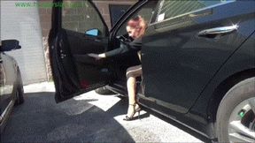 Nosy reporter gets too close to the story & ends up a bound sex slave (MP4 HD 14000kbps)