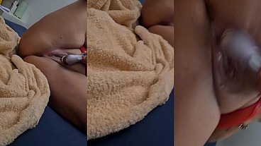 Bon dimanche pluvieux aujourd'hui je reste au lit et je me touche la ...