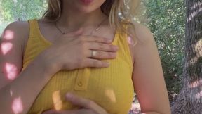 Sunny Park Flash: Yellow Top & No Panties Surprise