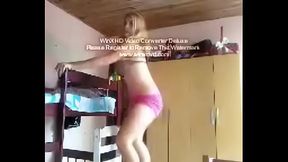 IRIS Gatinha dan&ccedil_ando nua