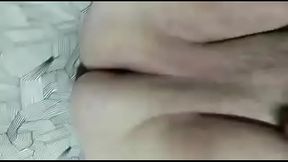 Gordinho monstra cuzinho guloso