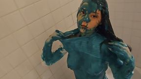 Jade Turns Her Turtleneck Blue!