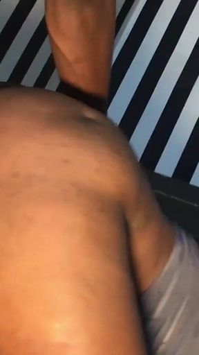 I Fuck Her and Her Pussy Started Dripping Water - She's Squirting