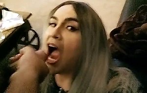 Cute colombian cd sucking cock and gets beautifull facial