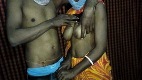 The Husband Was Not at Home, so the Wife Called Her Boyfriend and Had Sex with Him.desi