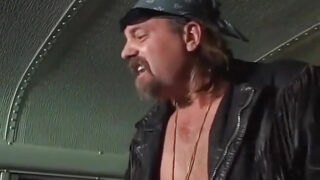 هاوية لطيفة ليا ستيفنسون يمارس الجنس الشرجي مع قضيب ضخم براين سوريوود