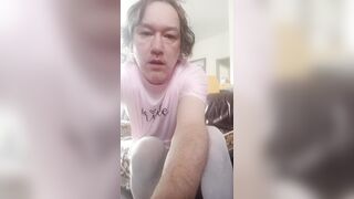 Без трусиков но в миниюбочке и розовой футболочке
