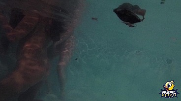 Muita far putaria na piscina com as estrelas pornôs - Rafaella Denardin - Melissa Devassa - Nego Catra