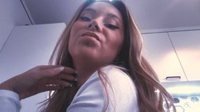 Locked in a box now you smell mp4 FULL HD