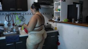 My Stepmom Seduces Me in the Kitchen and We Go Out Fucking Until We Reach Orgasm | Magoculioner |