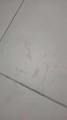 I squirt everywhere who wants to lick?