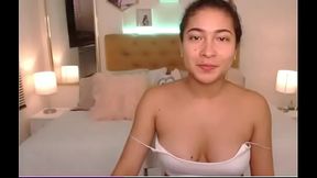 aisha ohara luciendo piel suave, sexy y seductora en internet