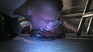 bottom in sneakers fucke dby 2 scally boys in jogging