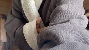 Hana Sexy Walk From Bedroom to Garden Make Her Flood