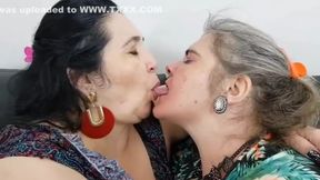 BBW LESBIAN BRAZIL KISSING