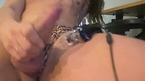 Gigi 81818 debuts on xhamsterlive