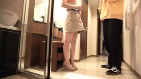 Part1 Fellatio &amp; Massive Squirting Borrowing a Mobile Battery and Having Sex with a Very Beautiful Woman!