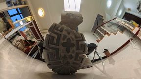 8KVR360 YIDE sports shoes trample on human-shaped carpet