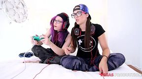 Gaming Lesbos: Steamy 18yo Step-Sis duo play Fortnite
