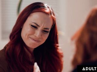 ADULT TIME - Aidra Fox Seduces Bestie Kenna James For ROMANTIC LESBO SCREW! GERMAN SUBTITLES